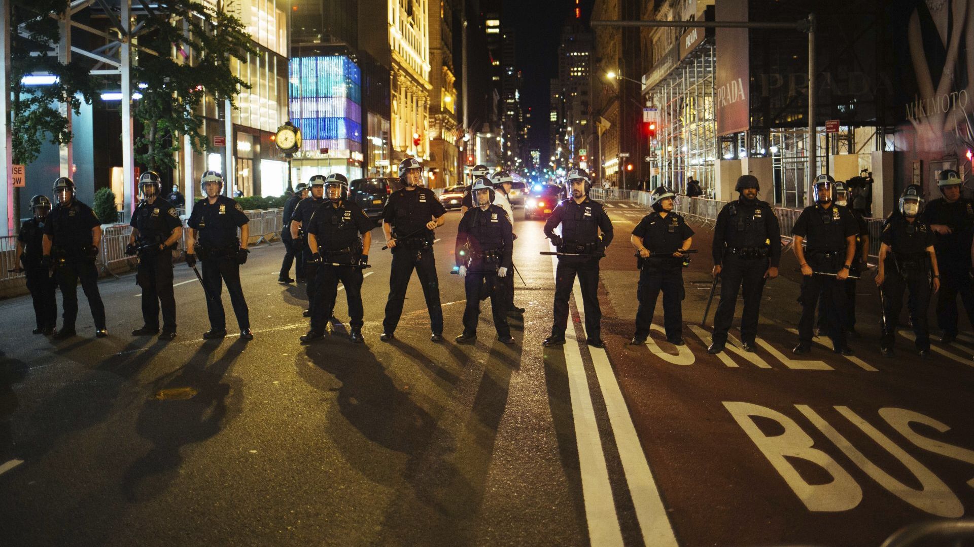 Президентът на САЩ Доналд Тръмп обвини щатските губернатори в слабост