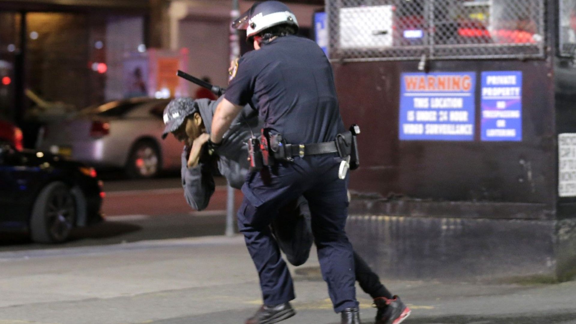 След нова нощ на размирици полицейският час обявен във Вашингтон