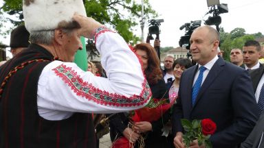 Президентът: От нас зависи дали достойнството ще надмогне апатията