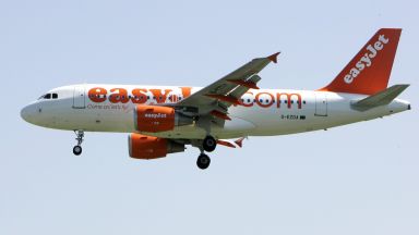 EasyJet рестартира 75% от полетите си до края август