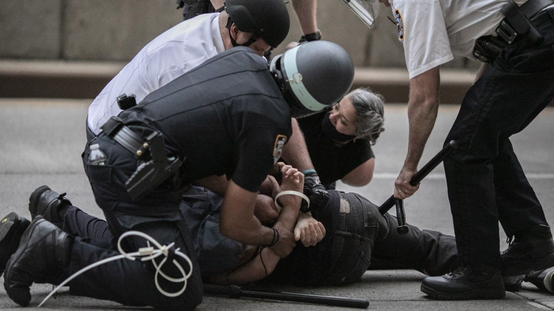 Над 700 души са арестувани заради вандализъм при протестите в