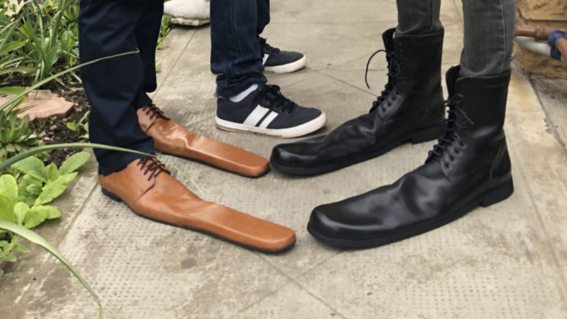 Румънец изготви обувки с размер 75 и номер които да осигуряват