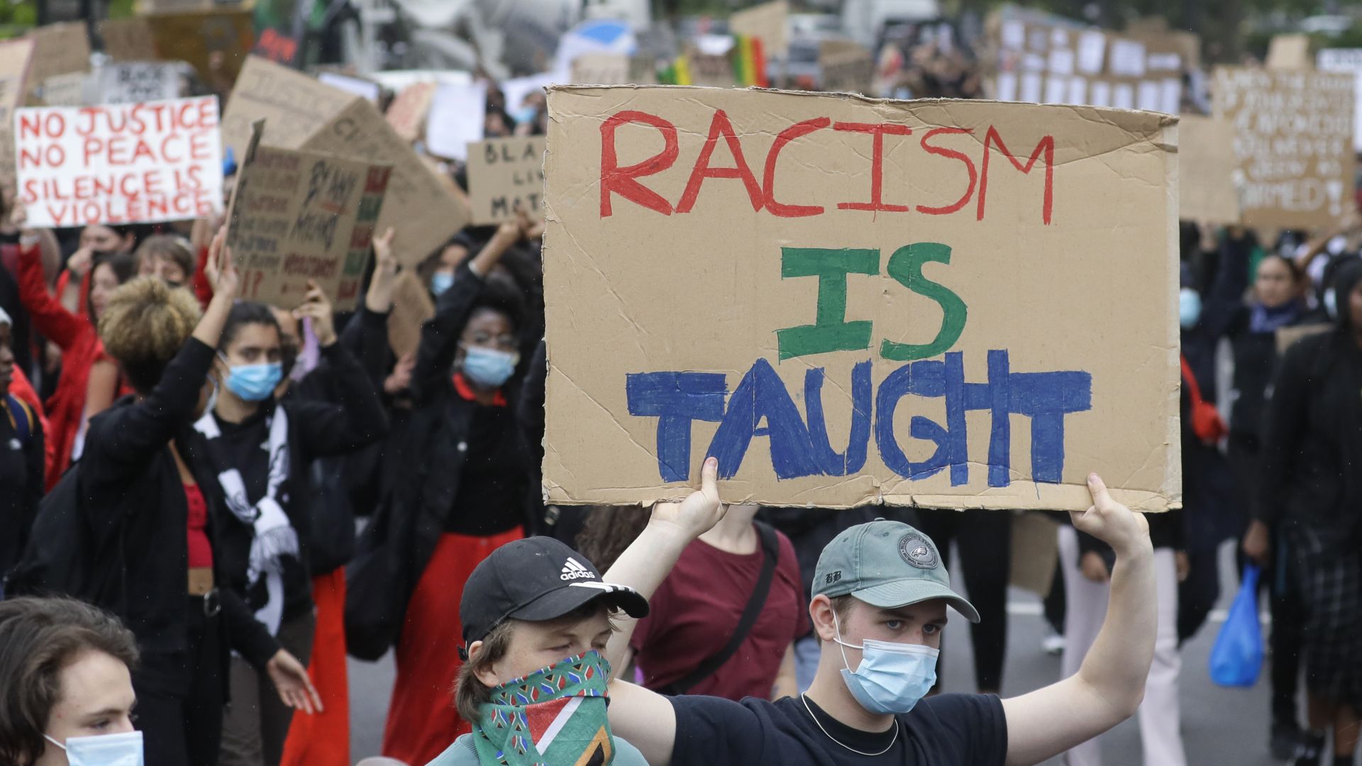 Хаосът беззаконието и разрушенията превземат Ню Йорк Кога губернаторът ще