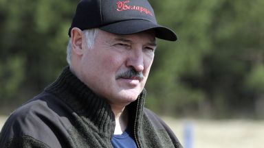 Лукашенко води убедително в президентските избори в Беларус