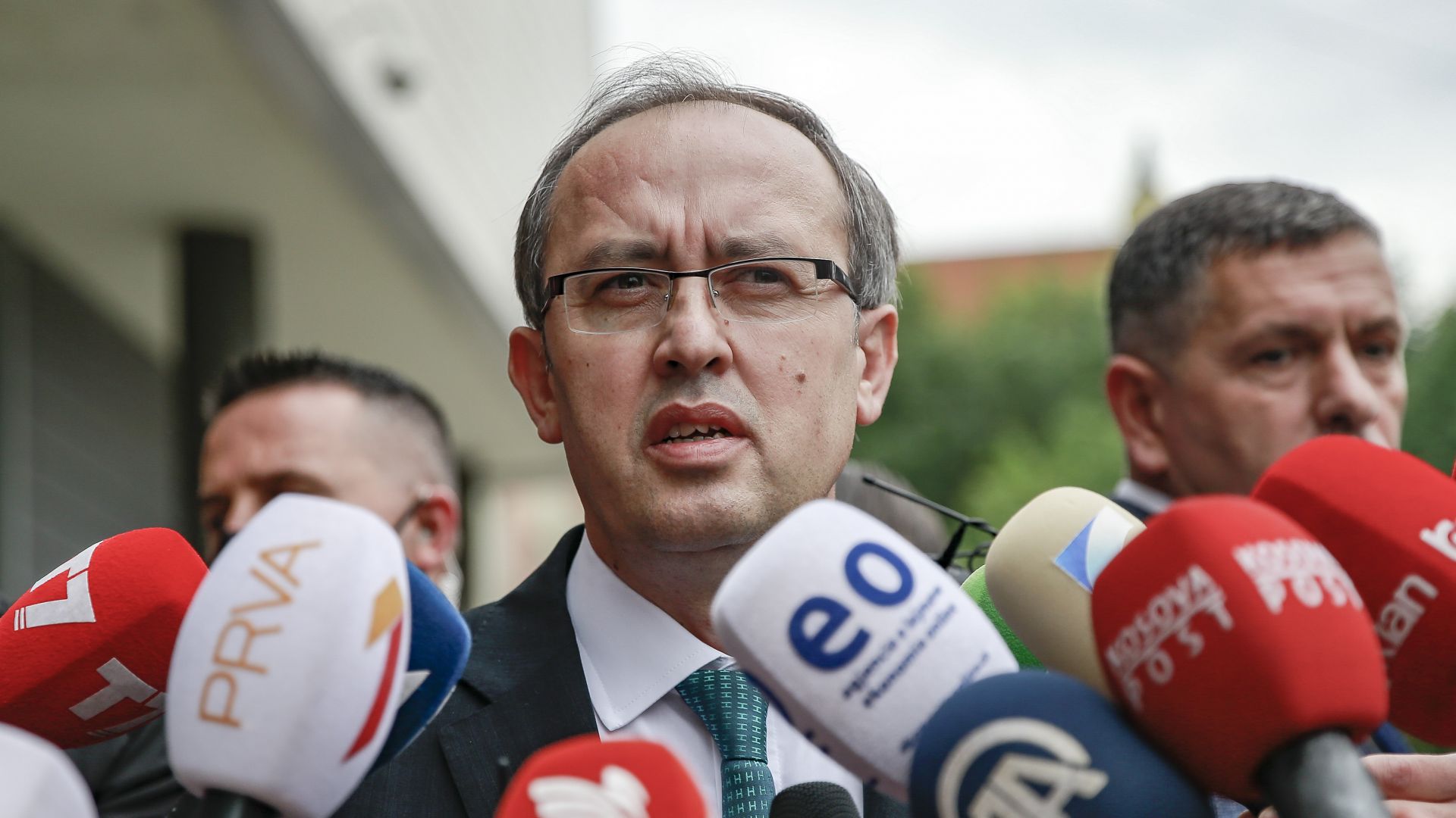 Новият премиер на Косово пое поста без "щафeта" от Курти