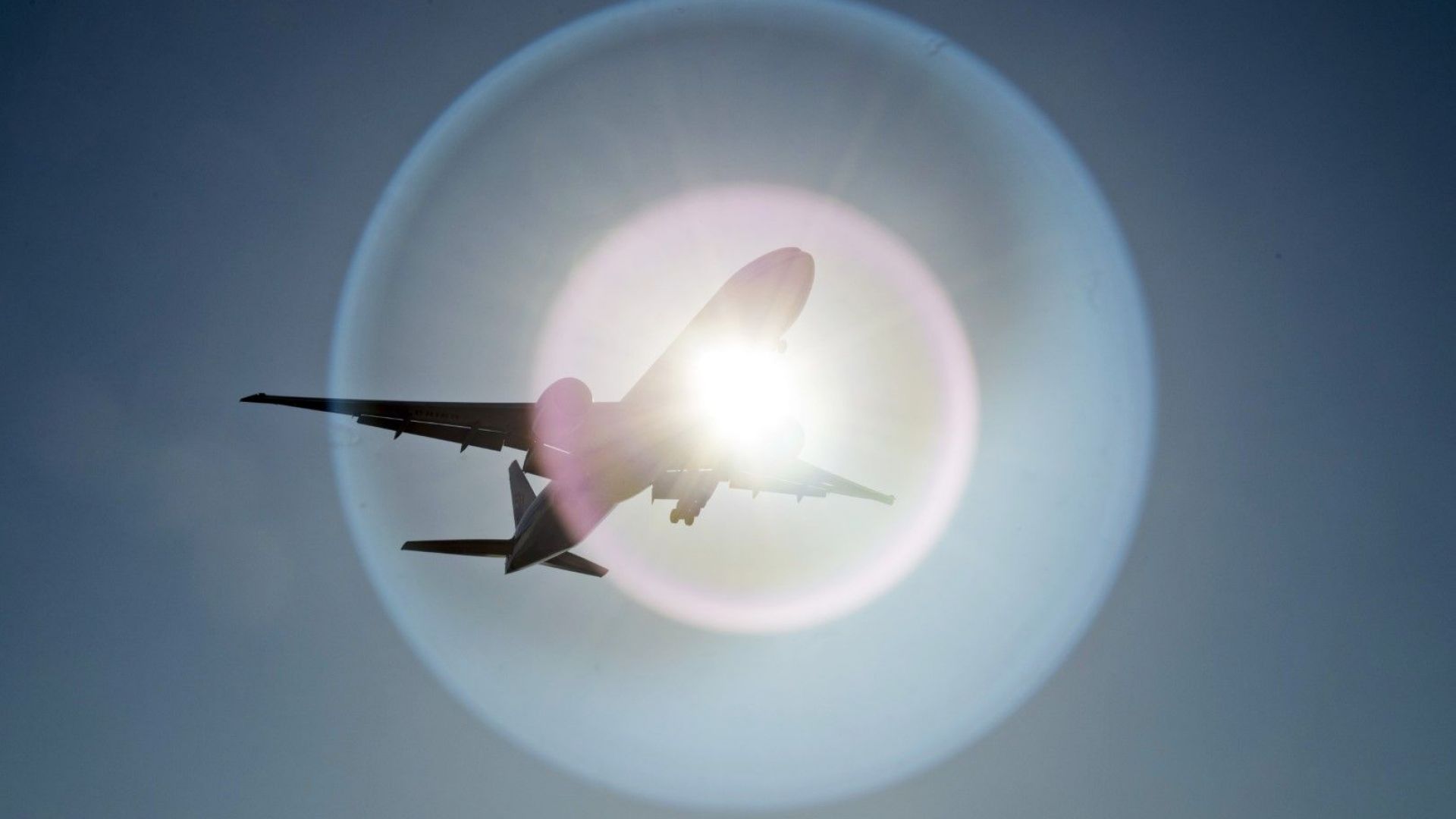 Природозащитници с частни самолети: Въглеродният отпечатък на КОП26 