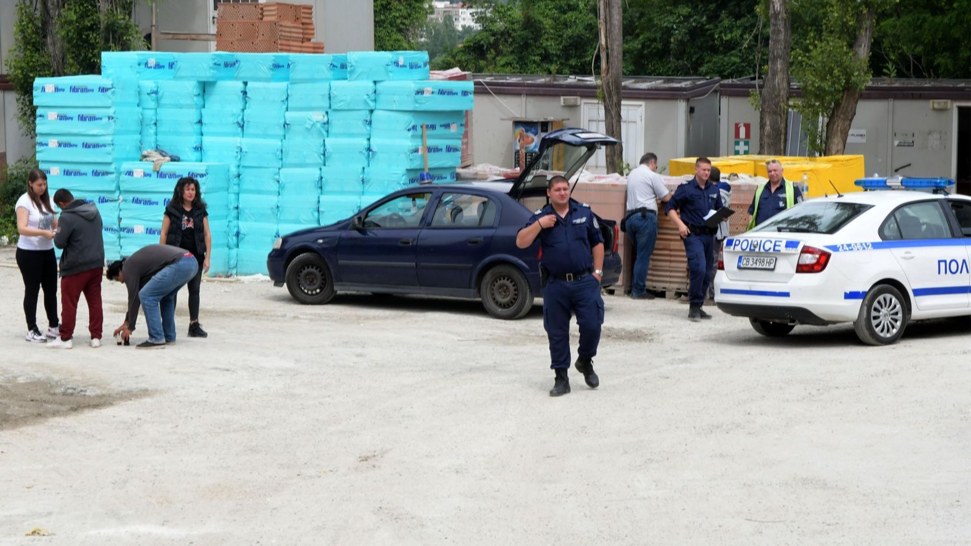 Работник e тежко ранен след като върху него са паднали