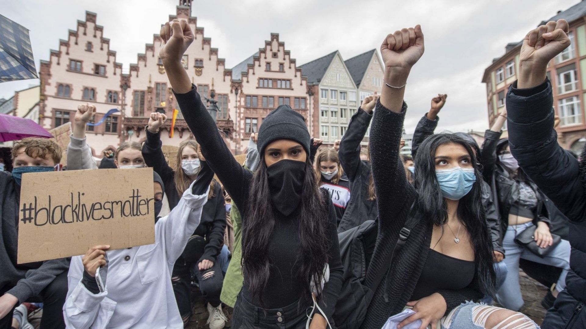 Протестни демонстрации имаше отново днес в много страни въпреки предупрежденията