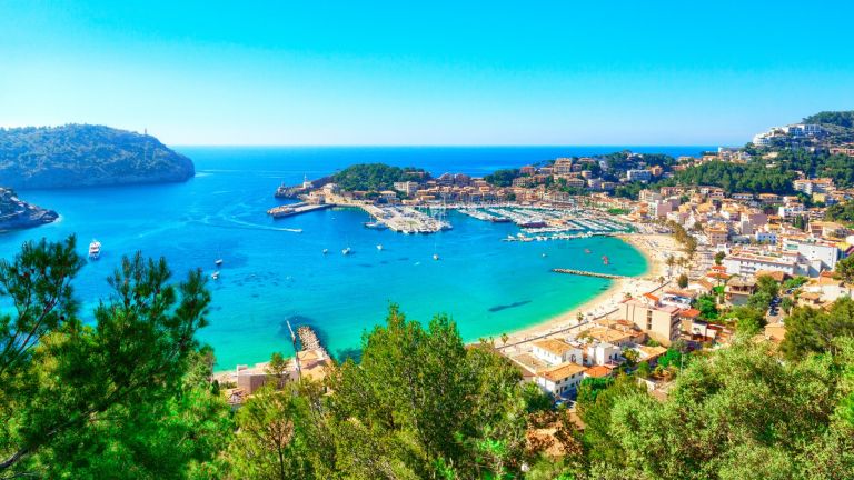 Балеарските острови забраняват купуването на имоти от чужденци – вдигнали са цените до 6 091 евро за квадратен метър