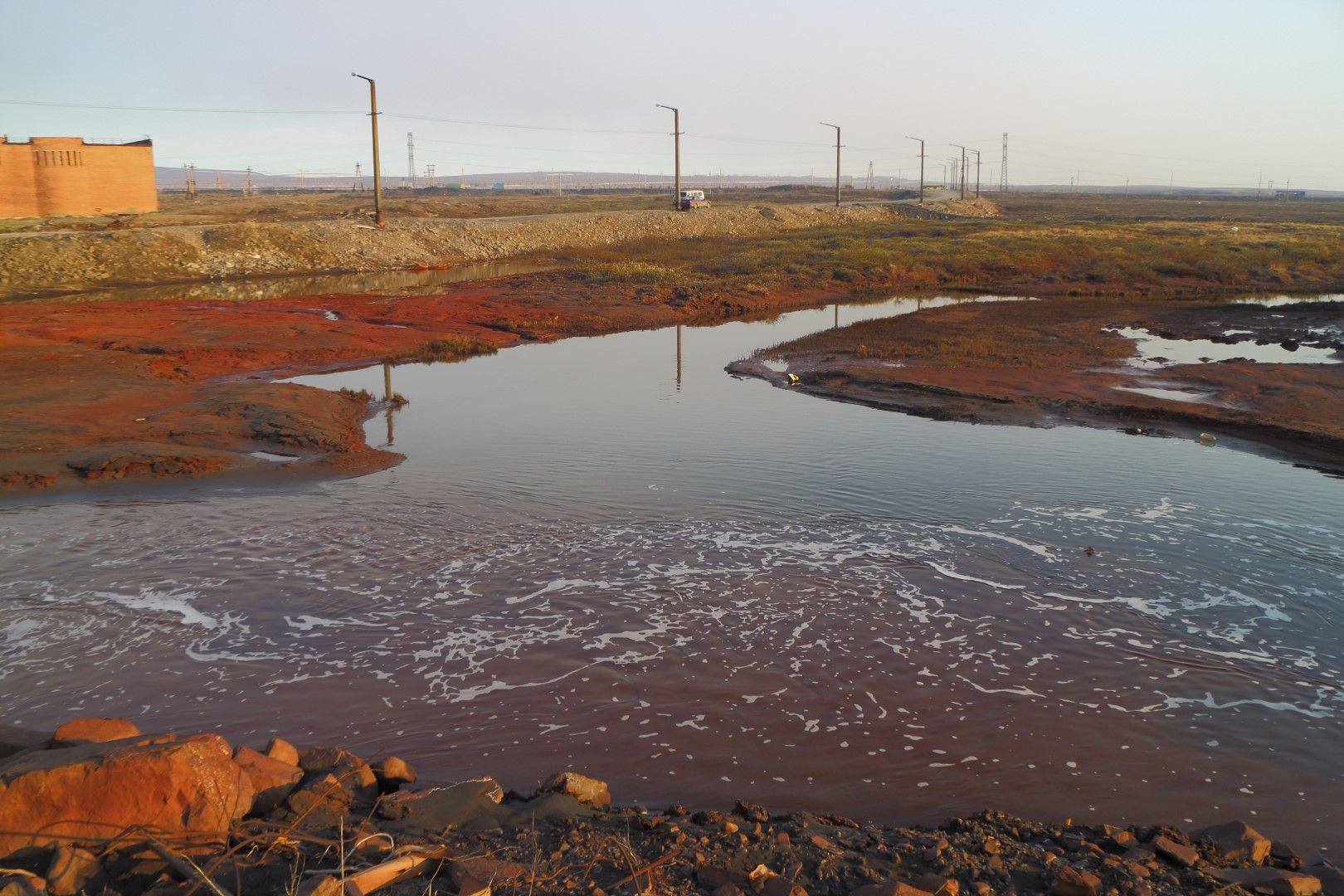 Санкцията бе наложена от руския съд, след като през май 2020 година 21 000 тона дизел изтекоха в реките и недрата край Норилск в Сибир