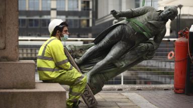 Демонтират паметници, свързвани с робството във Великобритания 