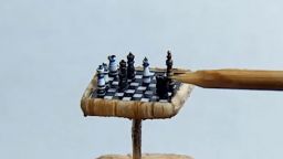Микроскулптор сътвори най-малкия шах в света