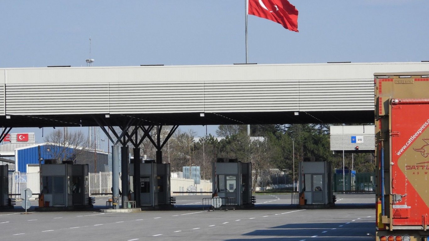 Затварят всички гранични пунктове на българо-турската граница тази нощ