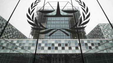 САЩ наказват "пародията на съд" в Хага, ЕС остро негодува