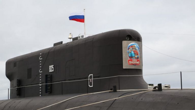 В деня на Русия: Кремъл прие на въоръжение най-новата си ядрена подводница (снимки)