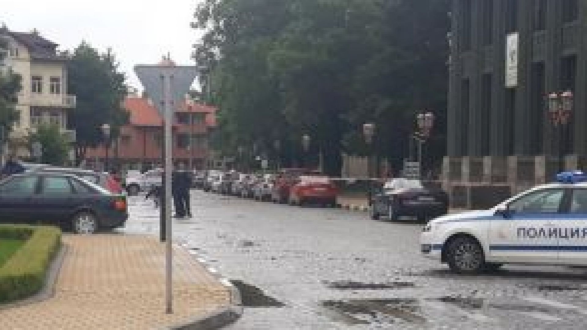 Дрогираният шофьор който блъсна служителка на платената зона за паркиране