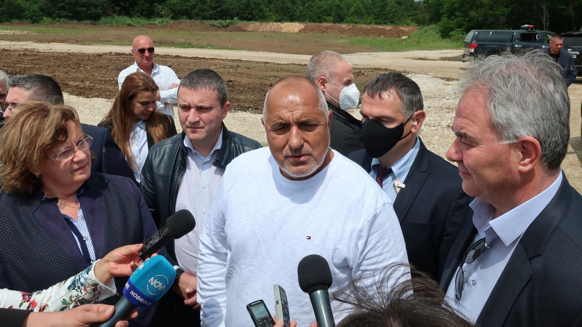 На своя 61 ви рожден ден Борисов инспектира строежа на АМ