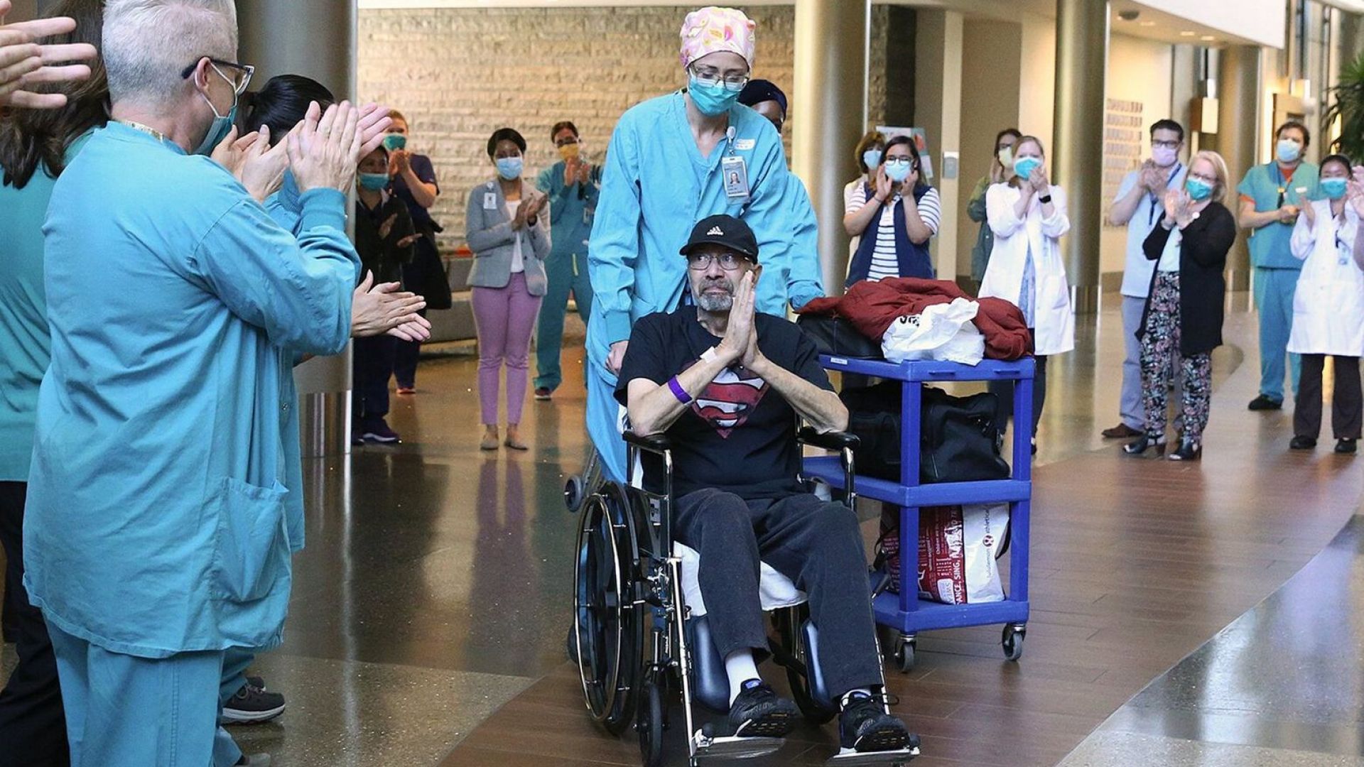 Американец на 70 години борил се с коронавируса в продължение
