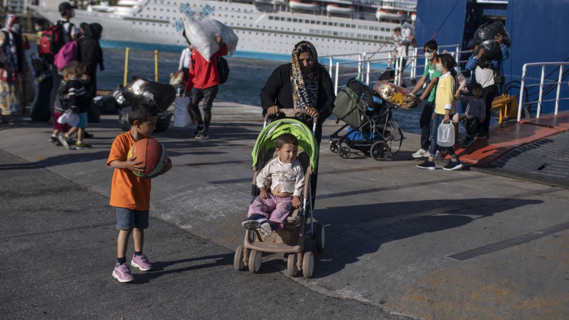 Рязко увеличаване  на бежанците към ЕС през май,  регистрира Фронтекс