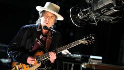 Боб Дилън съжалявал, че не той е написал парчето на "Ролинг стоунс" "Angie"