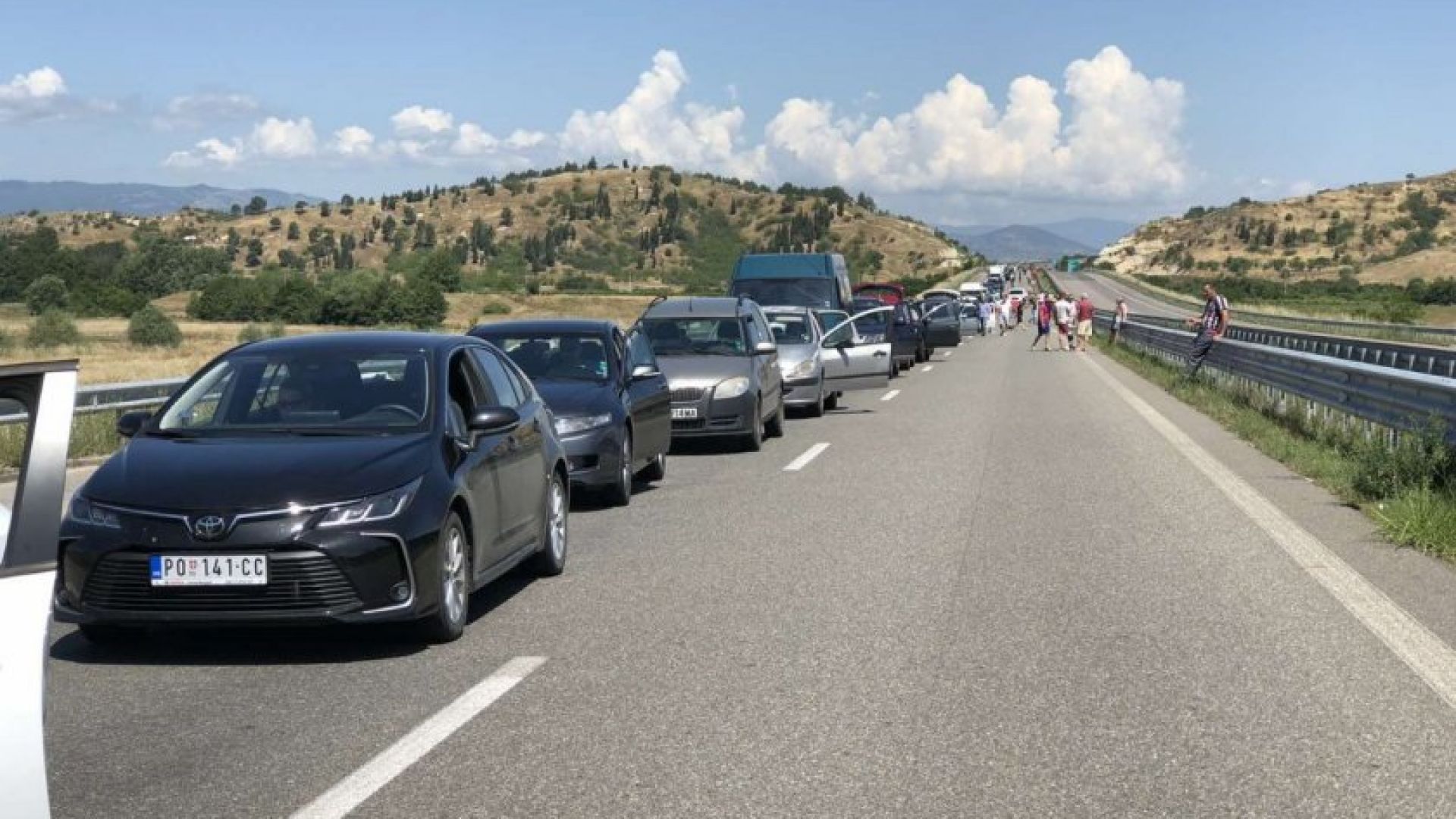 5 километрова опашка от чакащи автомобили за влизане в Гърция се