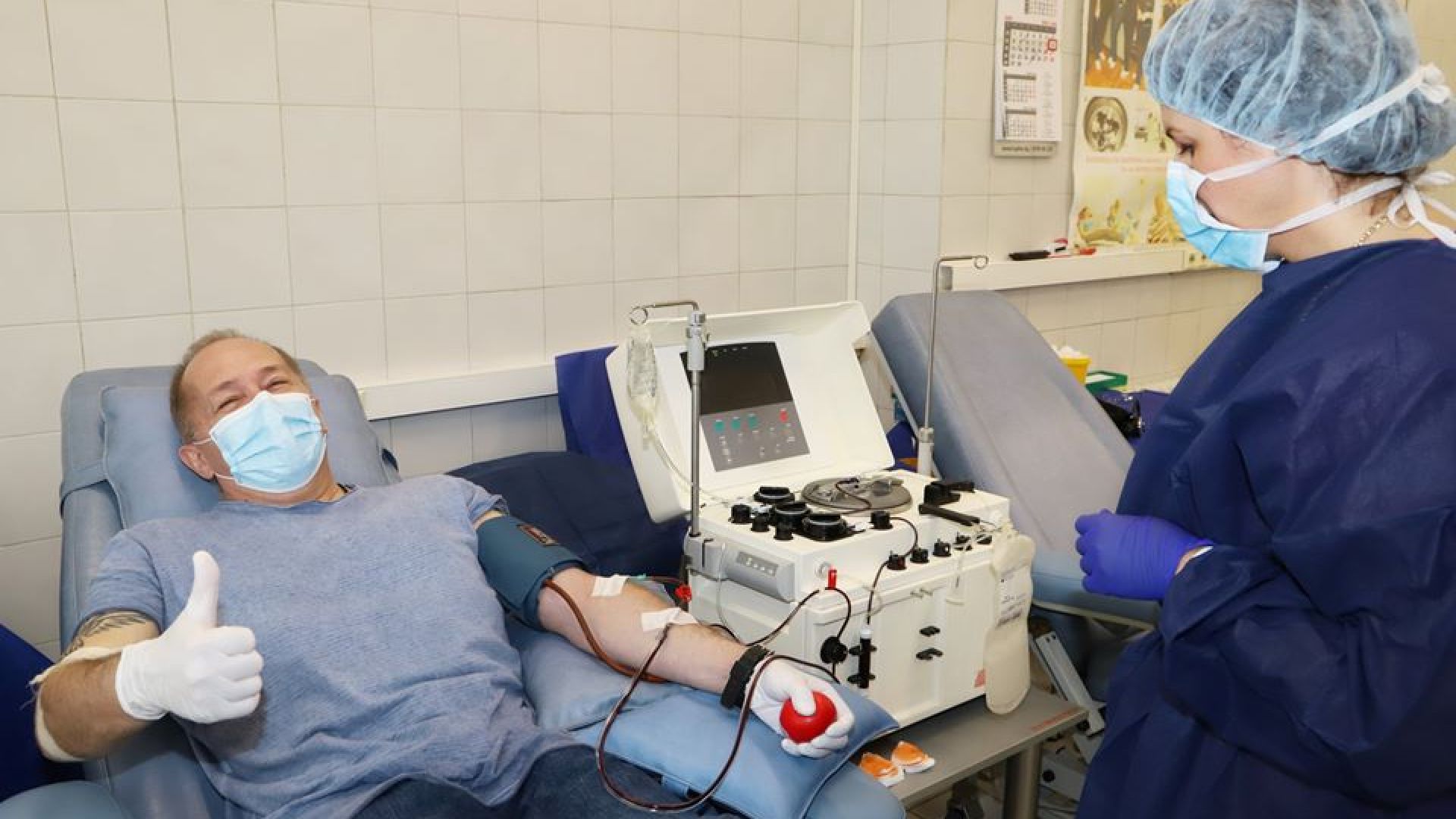 Специалистът по УНГ болести д р Дончо Дончев от ВМА който е