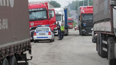 От няколко дни трафикът на границата с Румъния е изключително