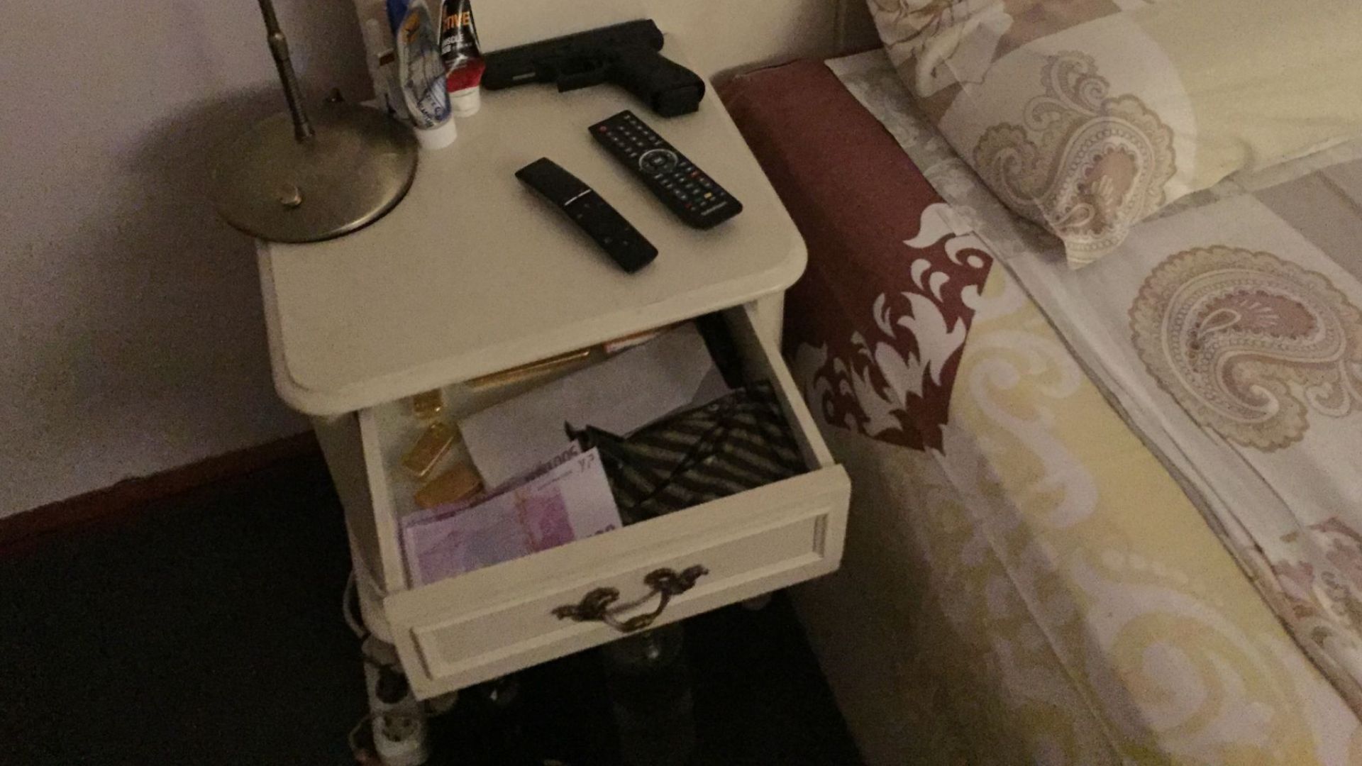Прокуратурата прекрати разследването за кюлчетата и Мата Хари в спалнята на Борисов