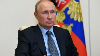 Путин предлага "подсладители", за да може да управлява по-дълго от Сталин