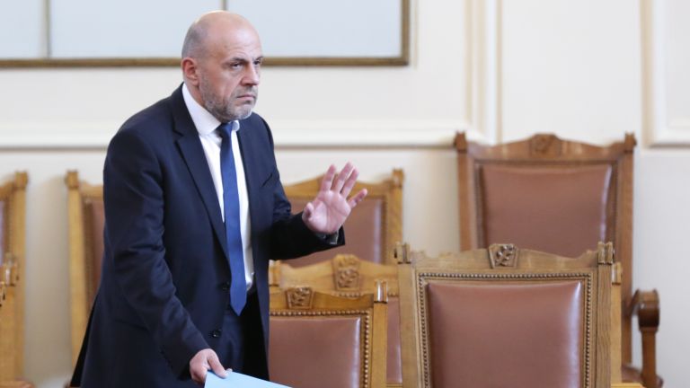 Пред вицепремиерът Томислав Дончев заяви, че за ГЕРБ е най-добре