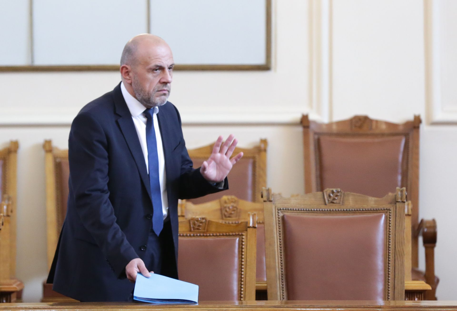 За да се намали броят на депутатите, категорично има нужда от промени в Конституцията, заяви Томислав Дончев