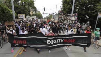 Хиляди се включиха в шествията против расизма в американския Ден на свободата