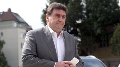 Сделки на Валентин Златев