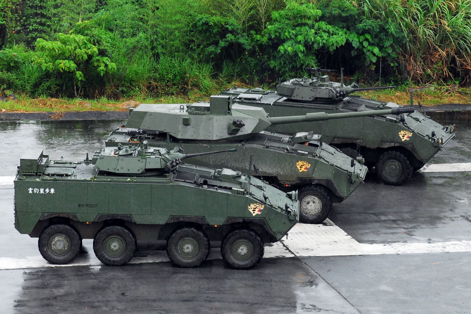 Танк машина страна. Cm 32 танк. Cm 32 105mm. Cm-32 IFV Taiwan. БМП cm32.