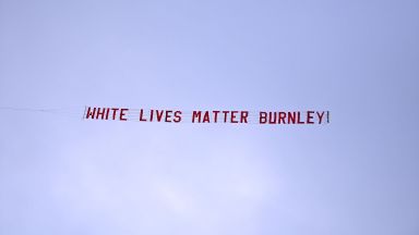 Послание "Белите животи имат значение" над стадион в Англия разпали скандал