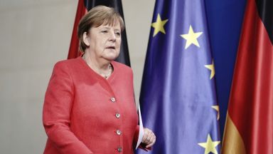 Германската канцлерка Ангела Меркел призова Русия да разследва вероятното отравяне