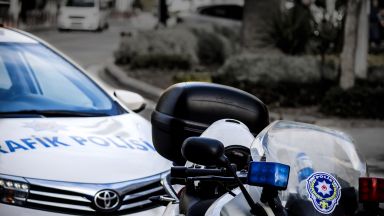 Милднер и има сестра близначка Двете са дъщери на Кърк