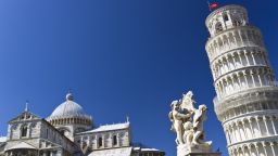 Наклонената кула в Пиза - легендарната грешка на eдин архитект (ВИДЕО)