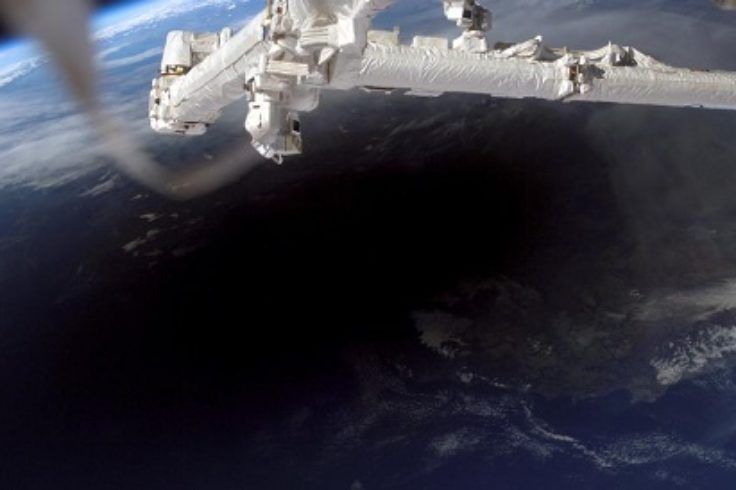 Слънчево затъмнение, гледано от МКС