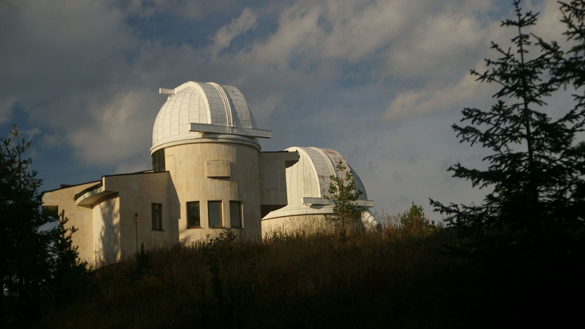 Обсерваторията в Рожен отново отваря врати за посетители