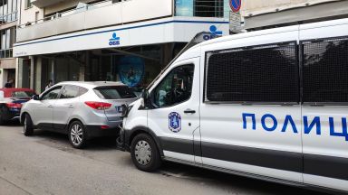 Прокурори извършват обиски в 3 града на офиси и жилища, свързани с Пламен Бобоков и брата на Пламен Узунов