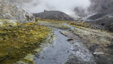 Срутване на швейцарски ледник затрупа швейцарско село