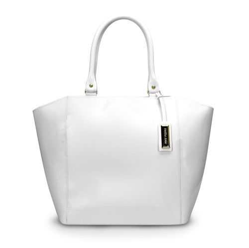 Бяла чанта - в която да скриете всичко необходимо