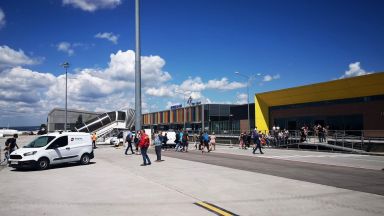 Кабинетът отложи плащането на концесиите за летищата във Варна и Бургас