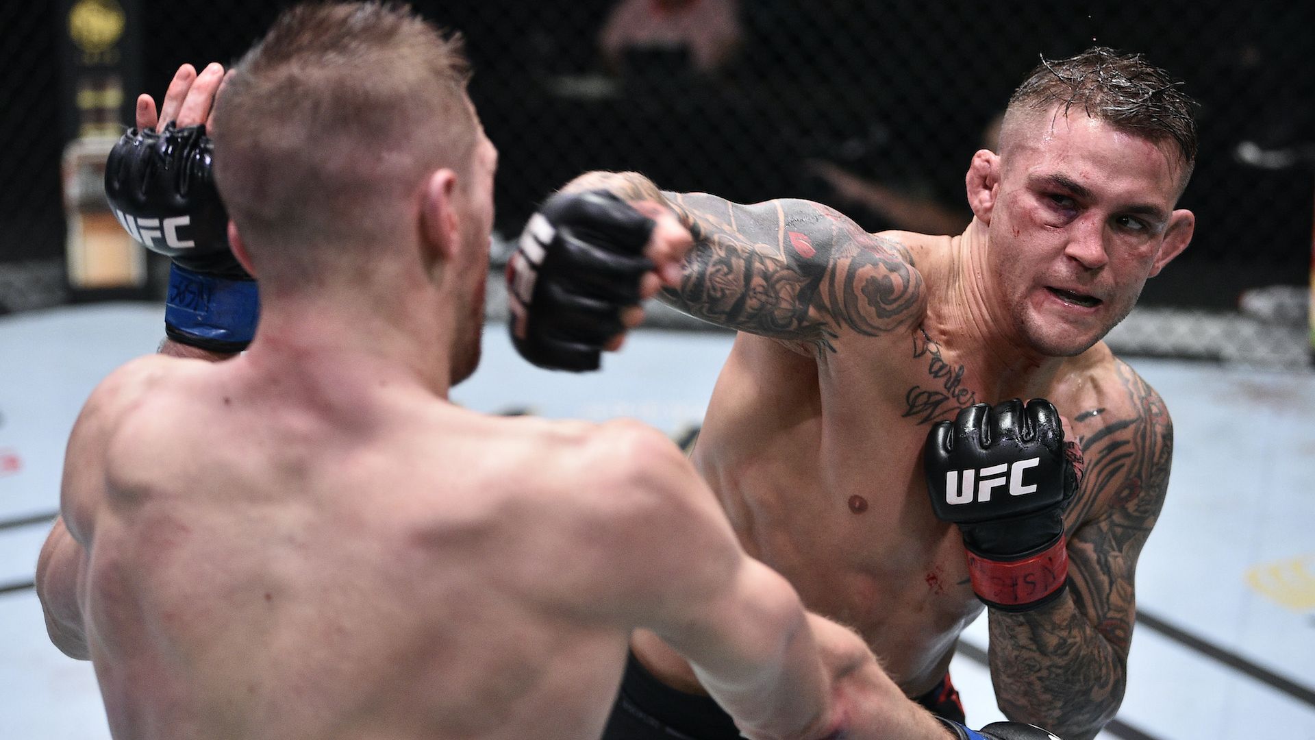 Кървав спорт: Порие надви Хукър в жестока битка на UFC Vegas 4