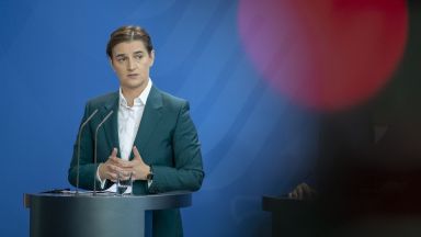 Мандатоносителят Ана Бърнабич съобщи днес имената на министрите в новото