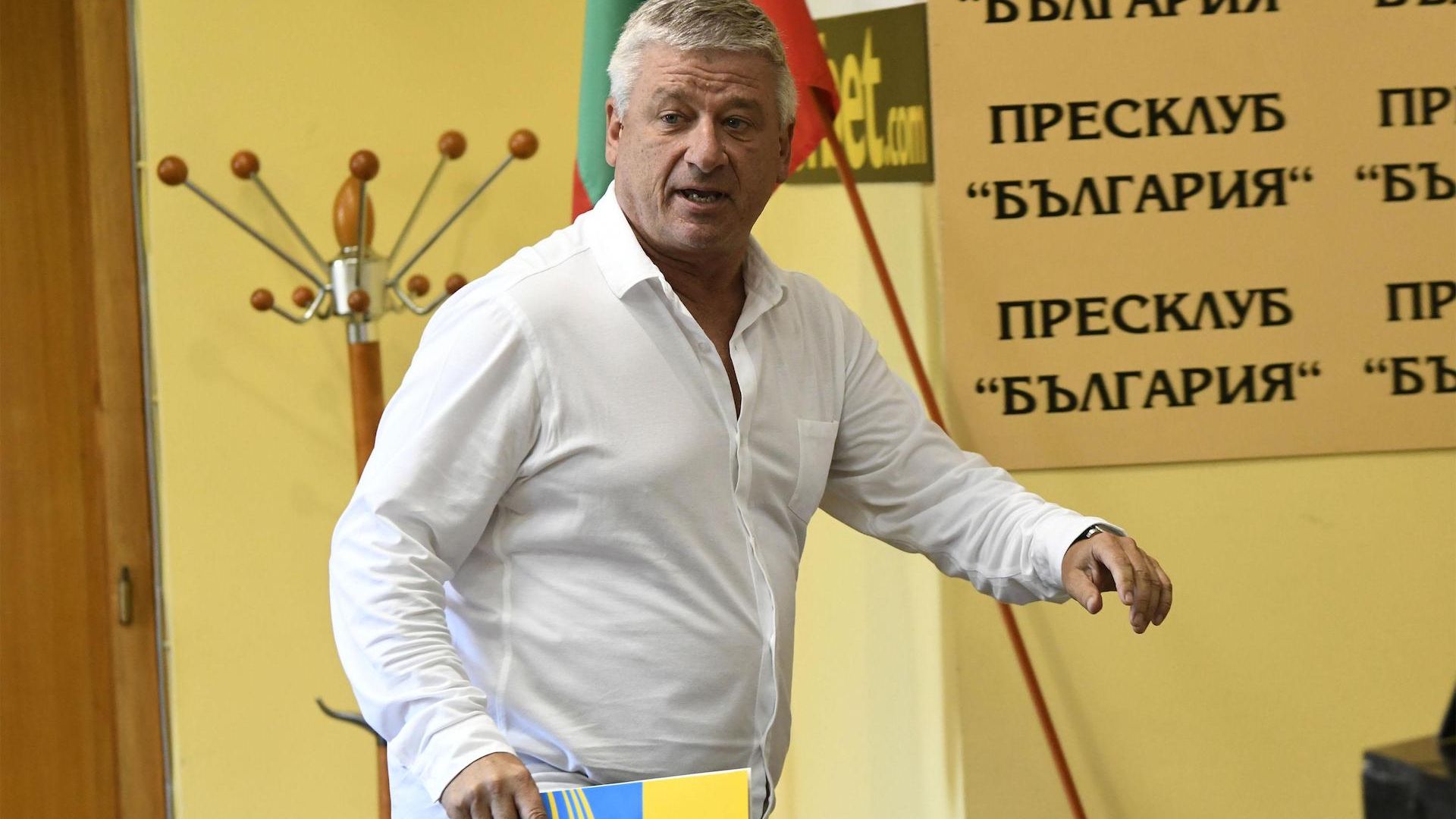Кандидат за шеф на БФС хвърли бомба: Дадох пари на човек от Изпълкома да уреди мач