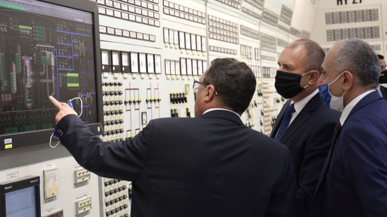 Президентът: Очаквам по най-бързия начин кабинетът да изчисти проблема с лиценза за АЕЦ "Белене" (снимки)