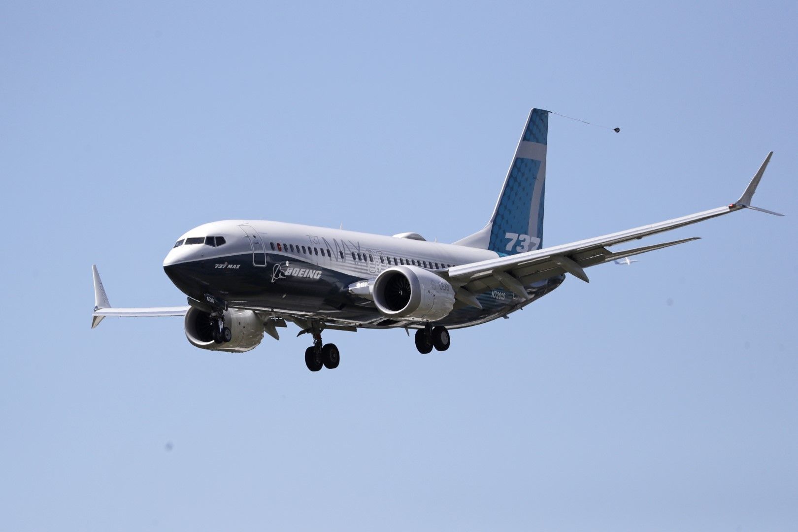 В тестовия полет самолетът Боинг 737 Макс излетя от летище край Сиатъл, прелетя през щата Вашингтон преди да се снижи над Орегон и най-накрая да се завърне в района на Сиатъл