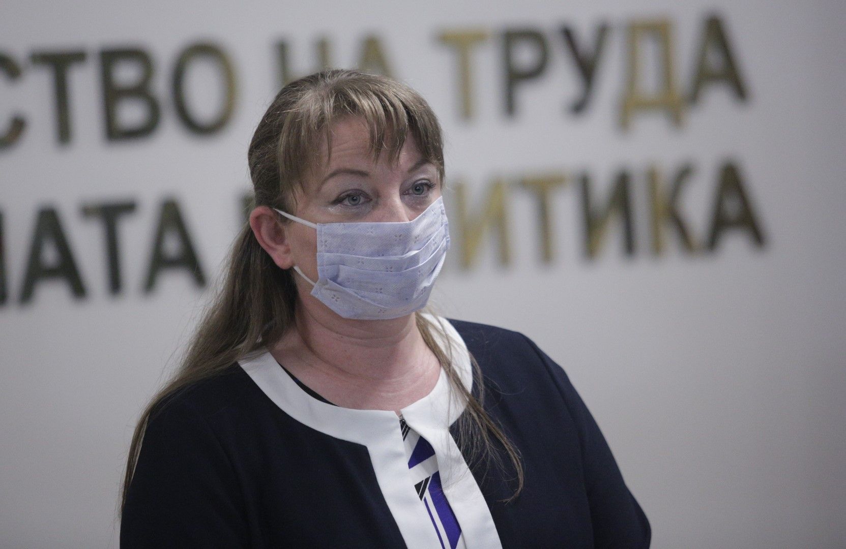 Министър Деница Сачева: Темата за прехвърляне на партидите от частните фондове в НОИ ще се обсъжда наесен